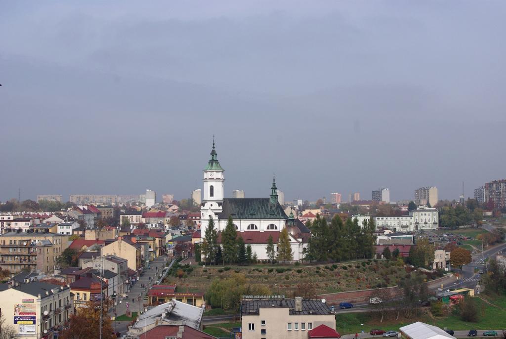 Hotel Accademia Ostrowiec Świętokrzyski Eksteriør bilde