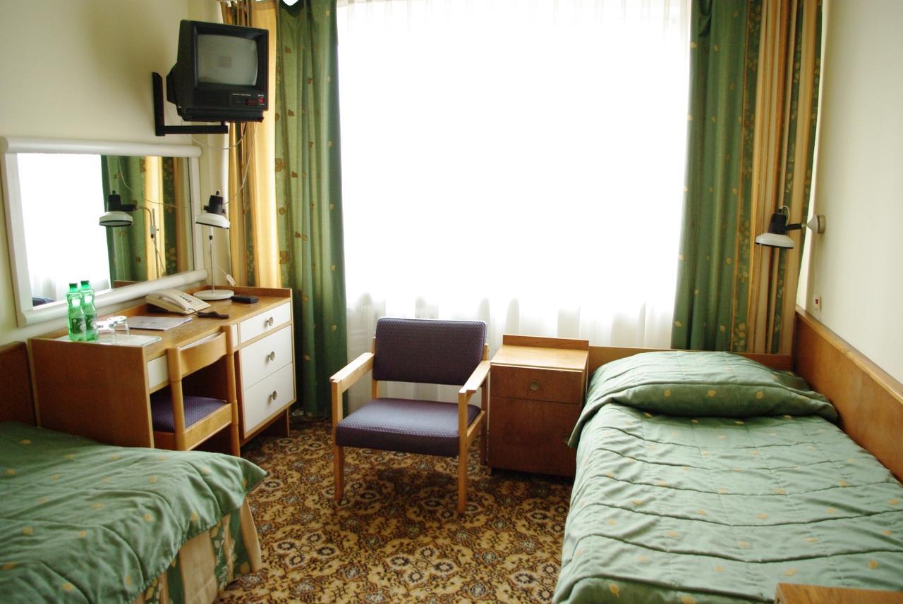 Hotel Accademia Ostrowiec Świętokrzyski Eksteriør bilde