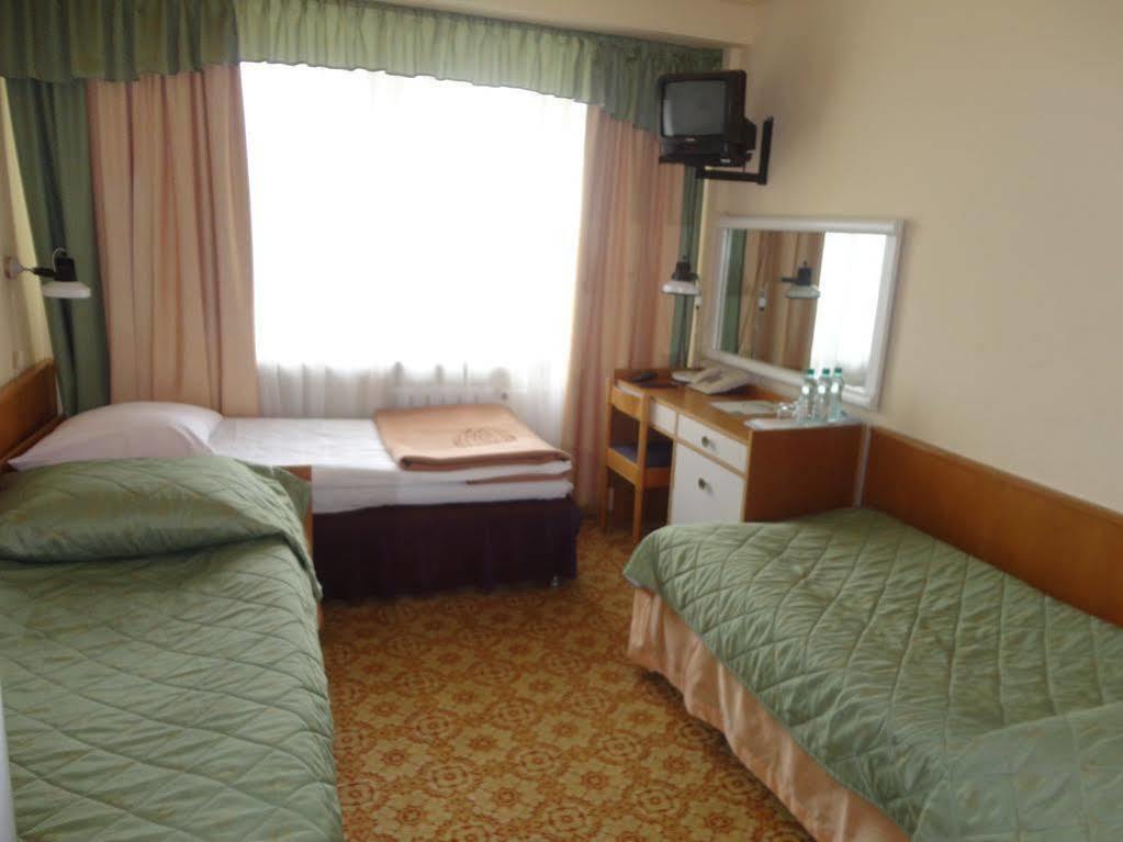 Hotel Accademia Ostrowiec Świętokrzyski Eksteriør bilde